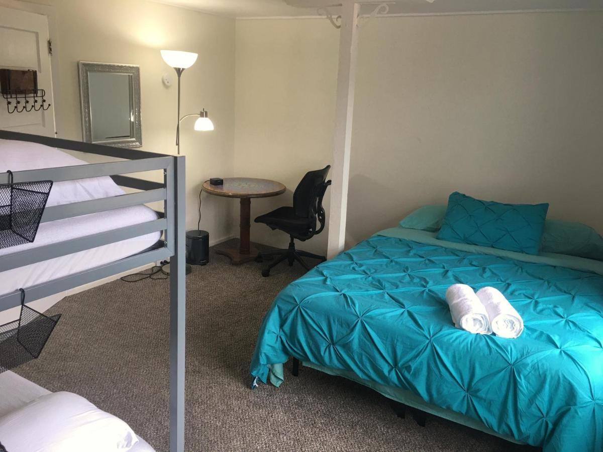 Pahoa Village Hostel Екстер'єр фото